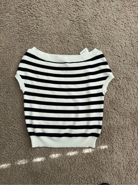 Striped Short Sleeve Knit Top - Black & White